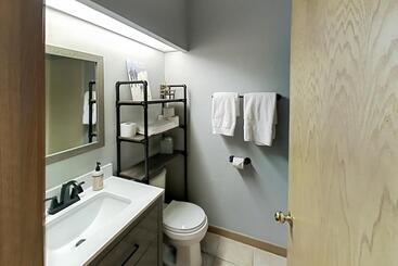 هتل Crestview Place 307a