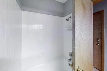 هتل Crestview Place 307a
