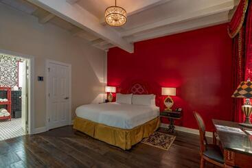 هتل Dauphine Orleans