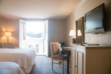 هتل Dauphine Orleans
