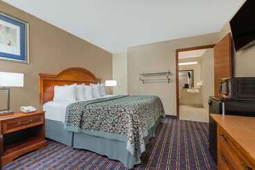 호텔 Days Inn By Wyndham Maumee/toledo