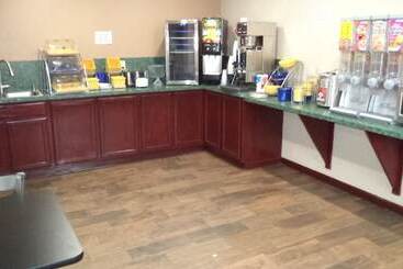 هتل Days Inn By Wyndham Maumee/toledo