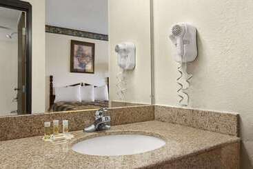 هتل Days Inn By Wyndham Sheridan