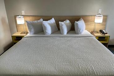 هتل Days Inn By Wyndham Temple