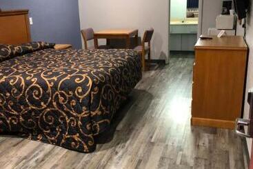 فندق Delux Inn Cleburne