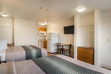 هتل Hometowne Studios By Red Roof Denver Airport/aurora
