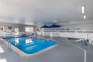 هتل Quality Inn & Suites Denver Airport   Gateway Park