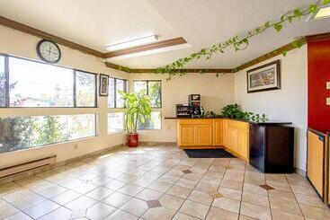 هتل Red Roof Inn & Suites Monterey