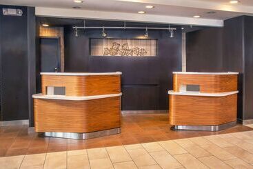 هتل Sonesta Select Allentown Bethlehem Airport