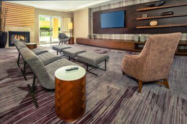 هتل Sonesta Select Allentown Bethlehem Airport