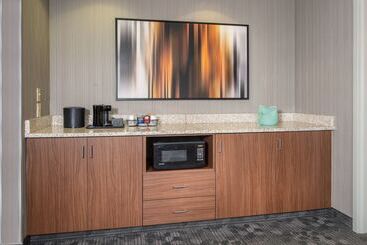 هتل Sonesta Select Allentown Bethlehem Airport