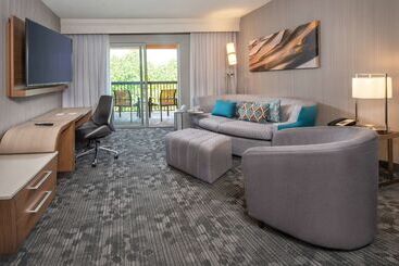 هتل Sonesta Select Allentown Bethlehem Airport