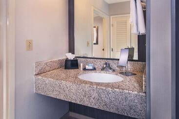 هتل Sonesta Select Allentown Bethlehem Airport