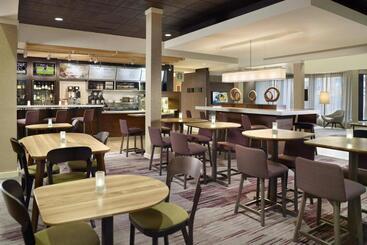 هتل Sonesta Select Atlanta Airport North