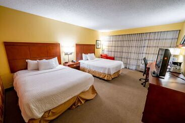 هتل Iowa Inn Bettendorf Quad Cities