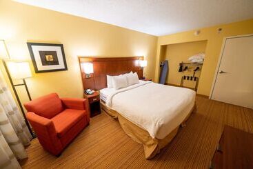 هتل Iowa Inn Bettendorf Quad Cities