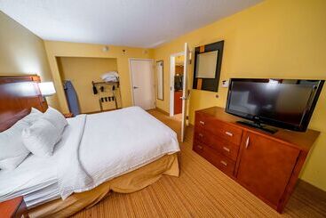 هتل Iowa Inn Bettendorf Quad Cities