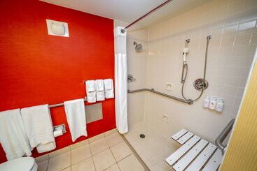 هتل Iowa Inn Bettendorf Quad Cities