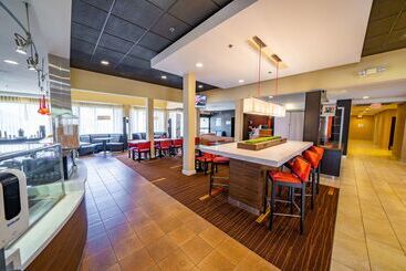هتل Iowa Inn Bettendorf Quad Cities