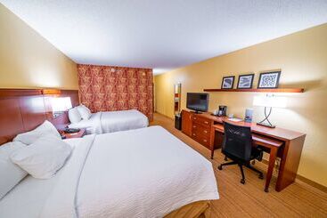 هتل Iowa Inn Bettendorf Quad Cities