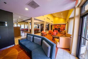 هتل Iowa Inn Bettendorf Quad Cities