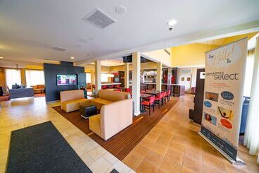 هتل Iowa Inn Bettendorf Quad Cities