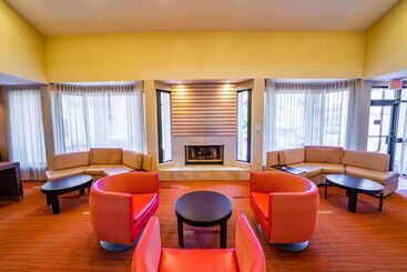 هتل Iowa Inn Bettendorf Quad Cities