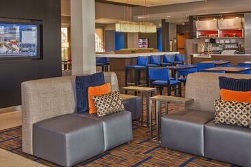 هتل Sonesta Select Philadelphia Airport