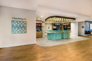 هتل Sonesta Select Philadelphia Airport