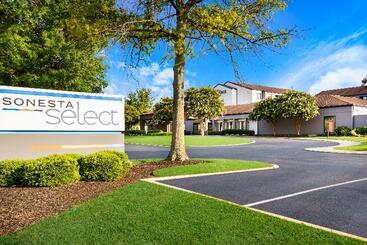 هتل Sonesta Select Philadelphia Airport