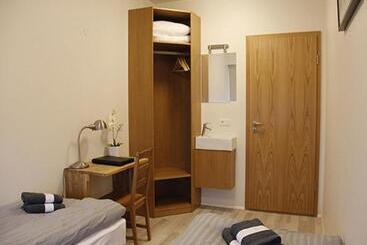 تختخواب و صبحانه Kef Guesthouse By Keflavík Airport