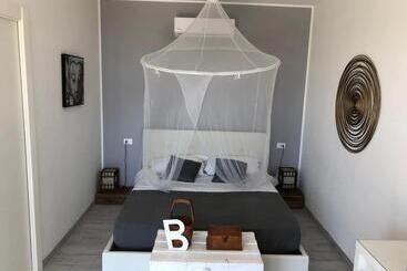 تختخواب و صبحانه Villa Tropical