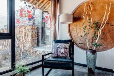 مسافرخانه Home Coming Spring