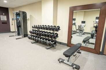 هتل Hilton Garden Inn Wichita Downtown