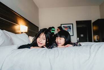 هتل Holiday Inn Express   Sarnia   Point Edward, An Ihg