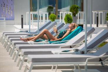 هتل Laguna Resort