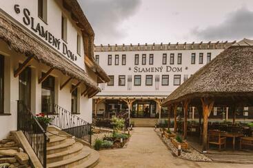 هتل Slamený Dom & Spa