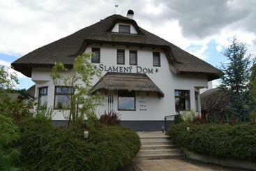 هتل Slamený Dom & Spa