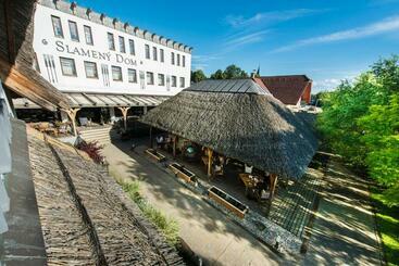 هتل Slamený Dom & Spa