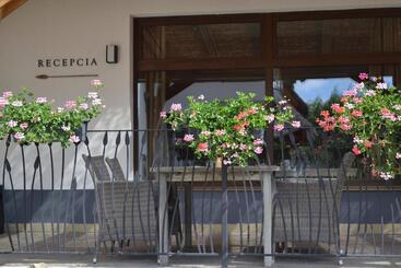 هتل Slamený Dom & Spa
