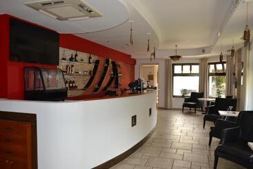 هتل Slamený Dom & Spa