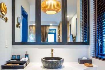 L'azure Resort And Spa