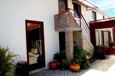 پانسیون Casa Adega Do Mosteiro   Turismo Rural