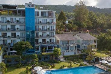 هتل Tom Hill Boutique Resort & Spa