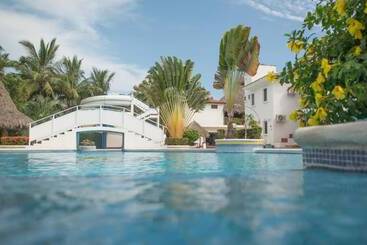 هتل Villa Azul