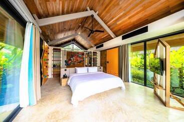 استراحتگاه Island Escape Burasari