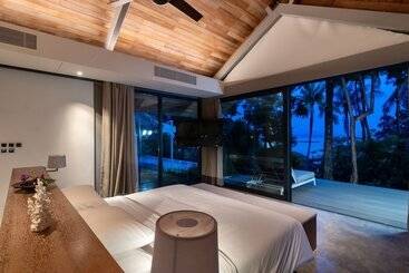 استراحتگاه Island Escape Burasari