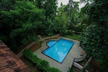 استراحتگاه Once Upon The River, Aluva   Near Cochin International Airport