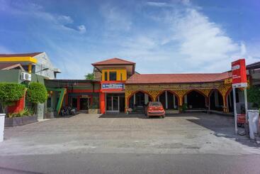 هتل Oyo 1636 Wisma Kuta Karang