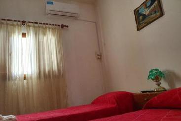 پانسیون Hostal Los Sesto